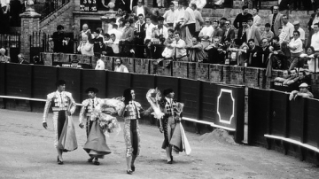 Corrida • <a style="font-size:0.8em;" href="http://www.flickr.com/photos/93987314@N06/8764497705/" target="_blank">View on Flickr</a>